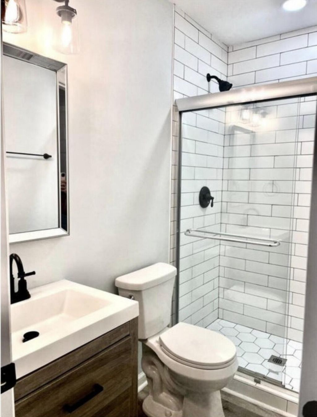 2116 Commander Road Photo 12