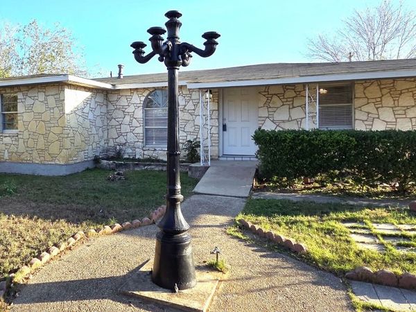 349 Avenue D, Poteet, TX 78065