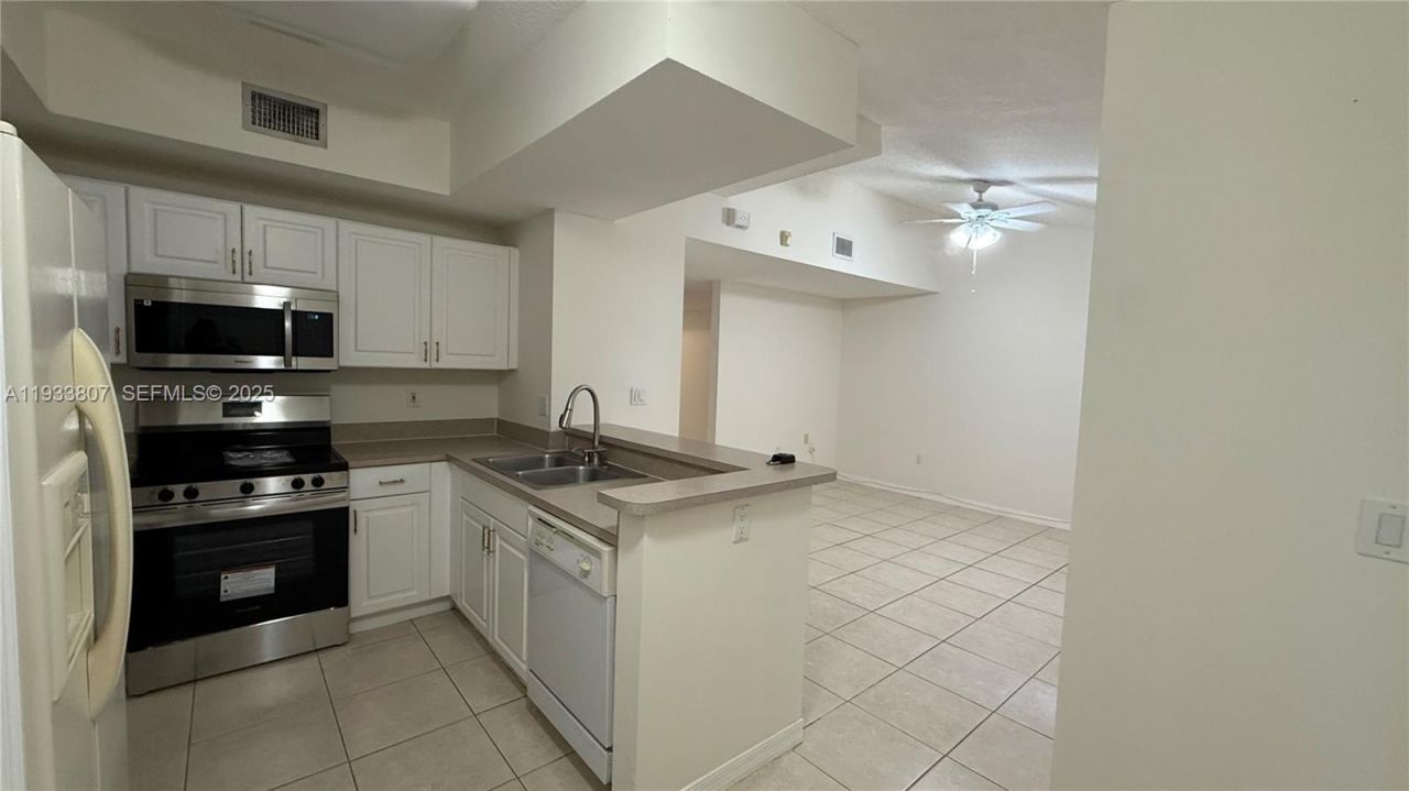 10150 SW 88th St, Unit 106, Miami, FL 33176 Photo