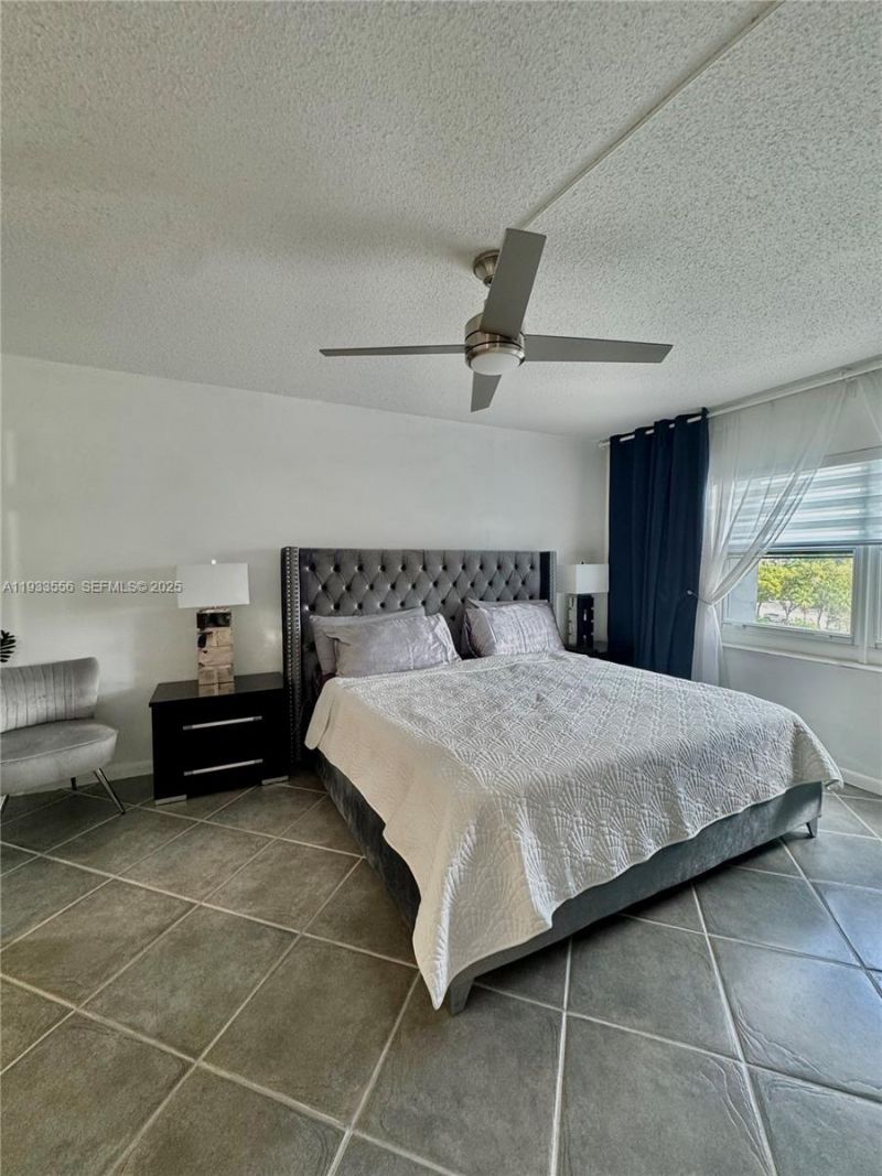 200 Diplomat Pkwy, Unit 530, Hallandale Beach, FL 33009 Photo