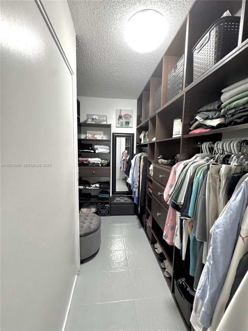 200 Diplomat Pkwy, Unit 530, Hallandale Beach, FL 33009 Photo