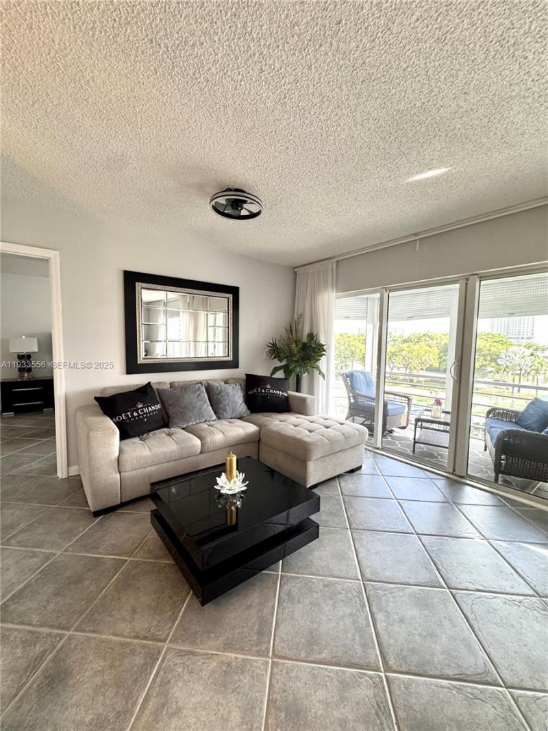 200 Diplomat Pkwy, Unit 530, Hallandale Beach, FL 33009 Photo