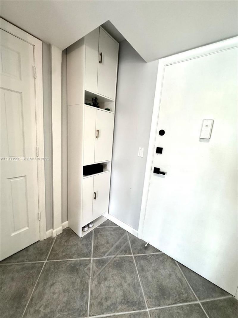 200 Diplomat Pkwy, Unit 530, Hallandale Beach, FL 33009 Photo