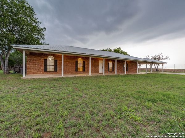 315 Simon, Pleasanton, TX 78064