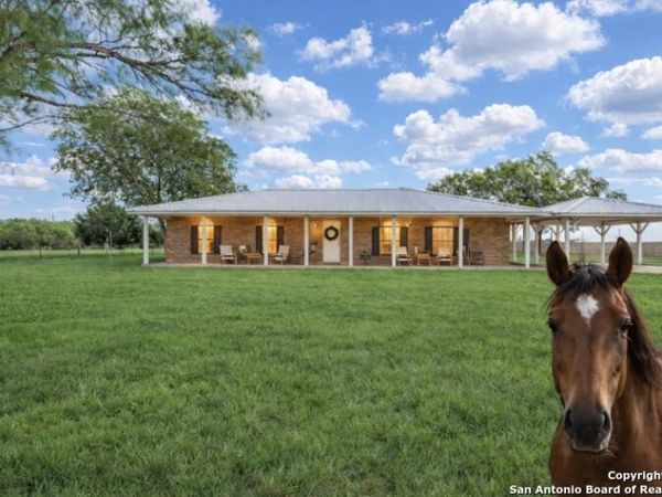 315 Simon, Pleasanton, TX 78064