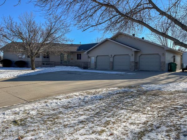 4226 11TH AVENUE NW, Watertown, SD 57201
