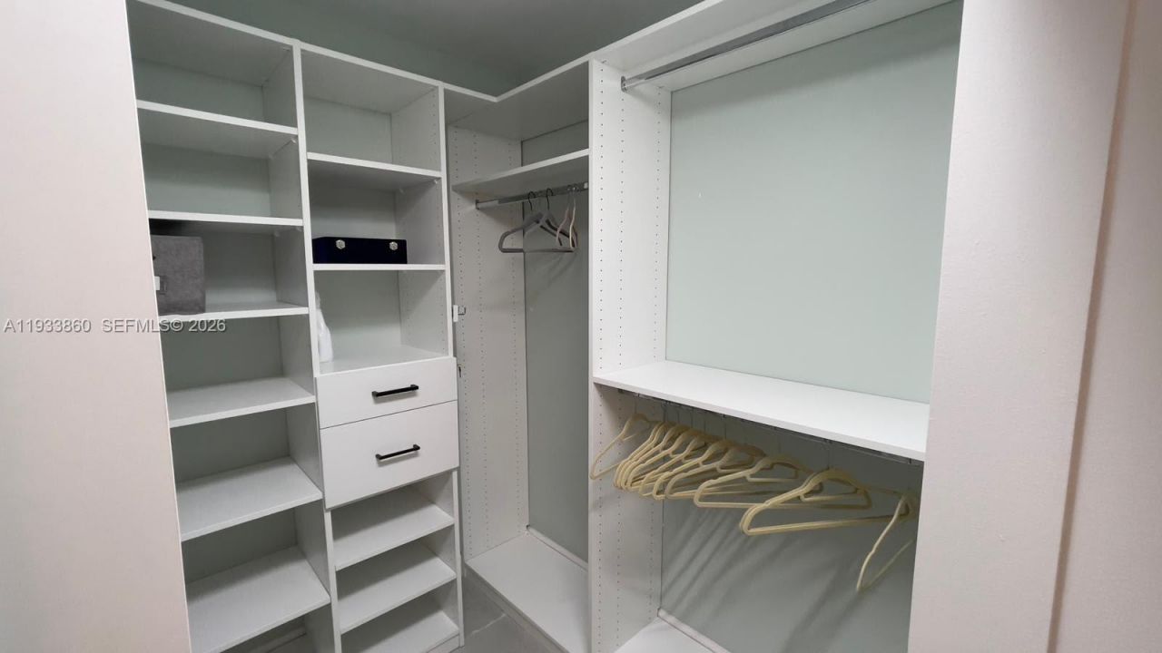 19901 E Country Club Dr, Unit 2403, Aventura, FL 33180 Photo