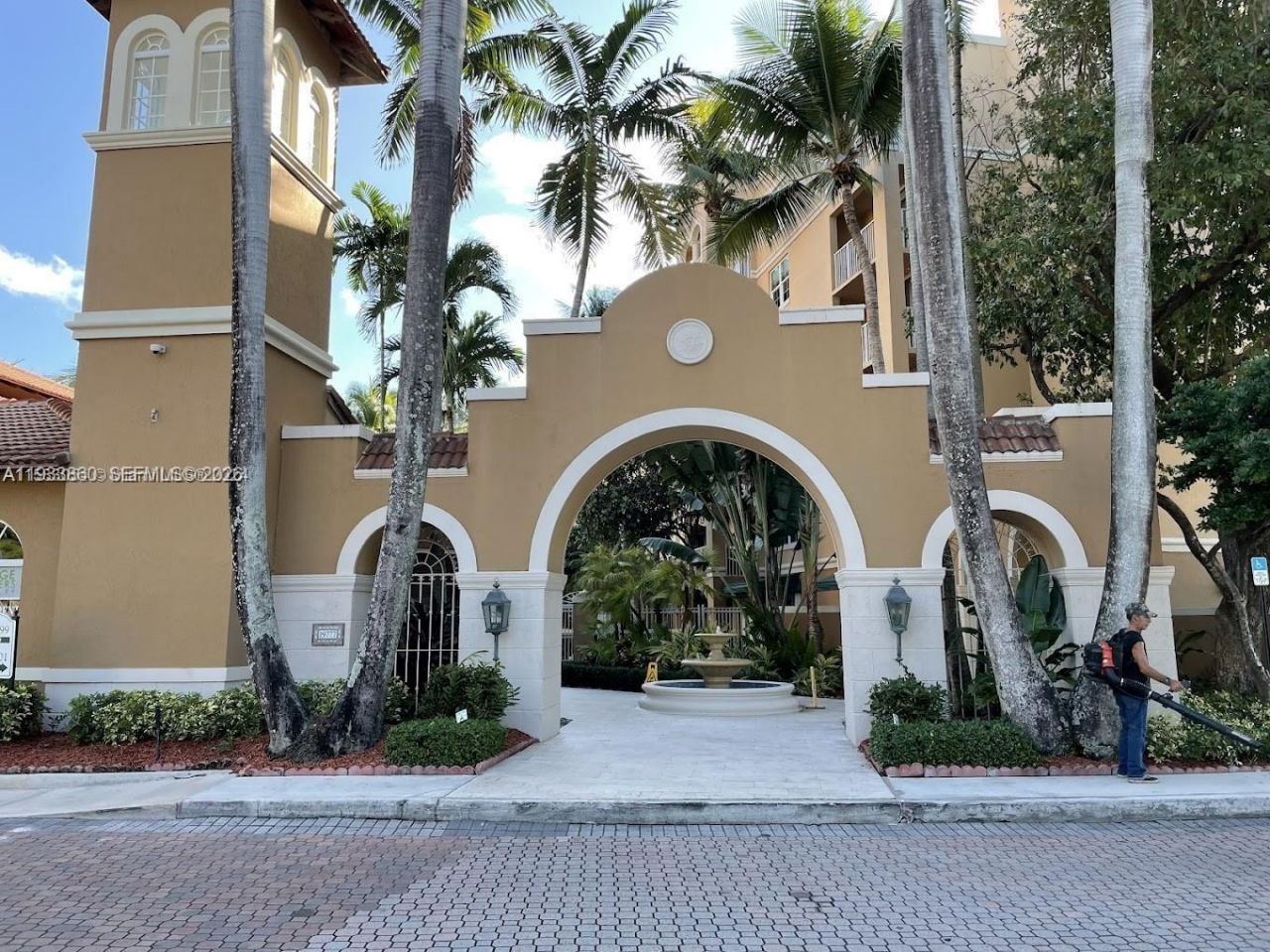 19901 E Country Club Dr, Unit 2403, Aventura, FL 33180 Photo