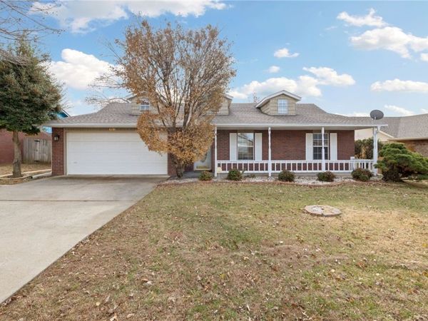 4391 W Chaparral Lane, Fayetteville, AR 72704