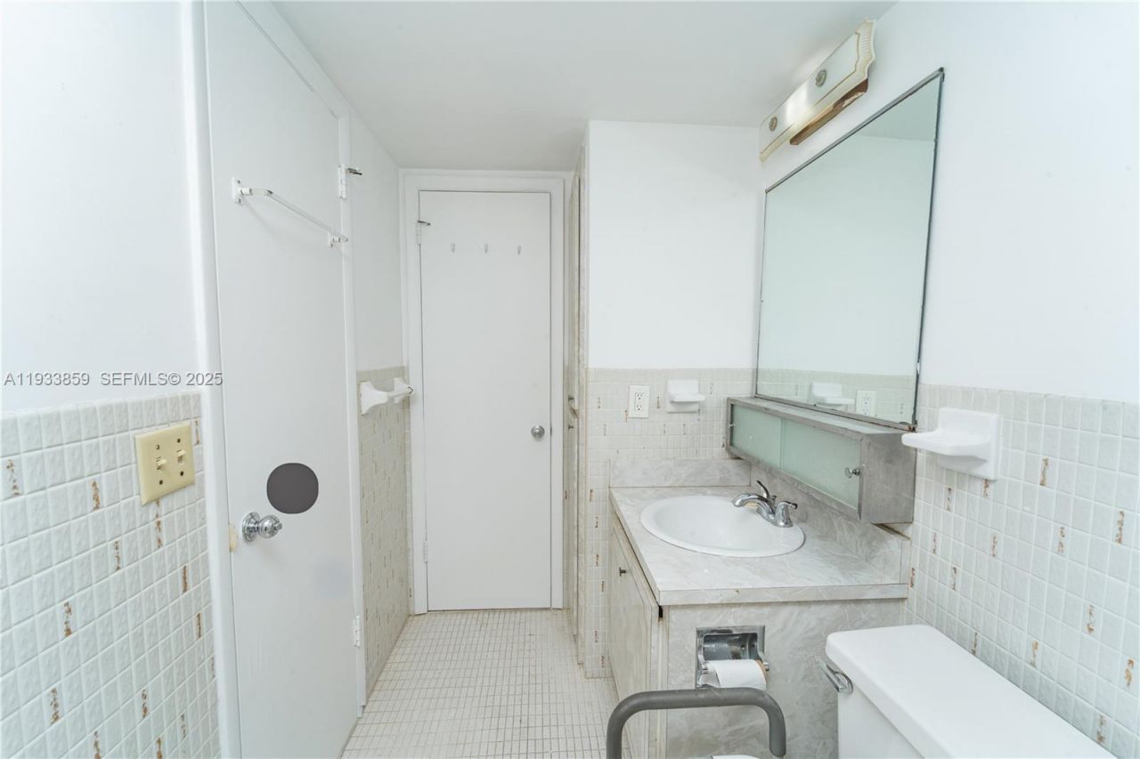 2855 Leonard Dr , Unit H607, Aventura, FL 33160 Photo