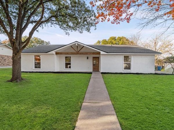 336 Oakwood Lane, Hewitt, TX 76643