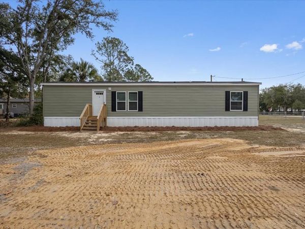 1231 NW 11th Dr, Chiefland, FL 32626