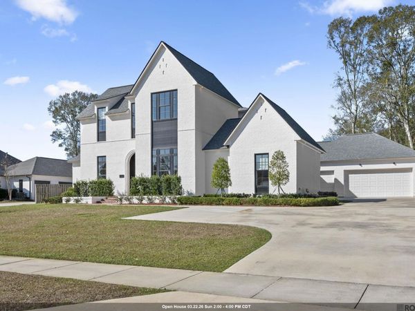 8228 Oakridge Dr, Saint George, LA 70810