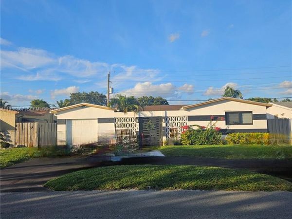 7817 Fairway Blvd, Miramar, FL 33023