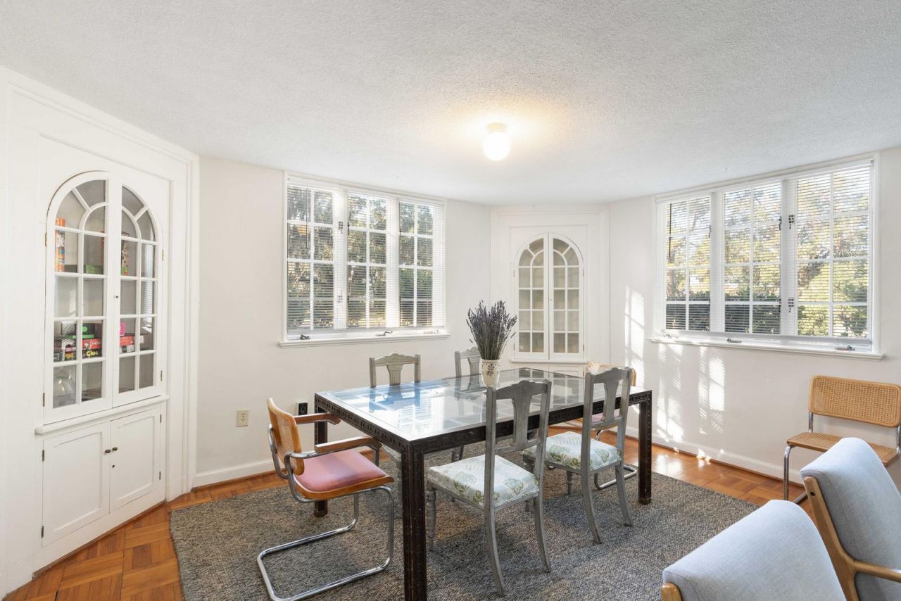 2545 N Hobson Avenue Photo 12