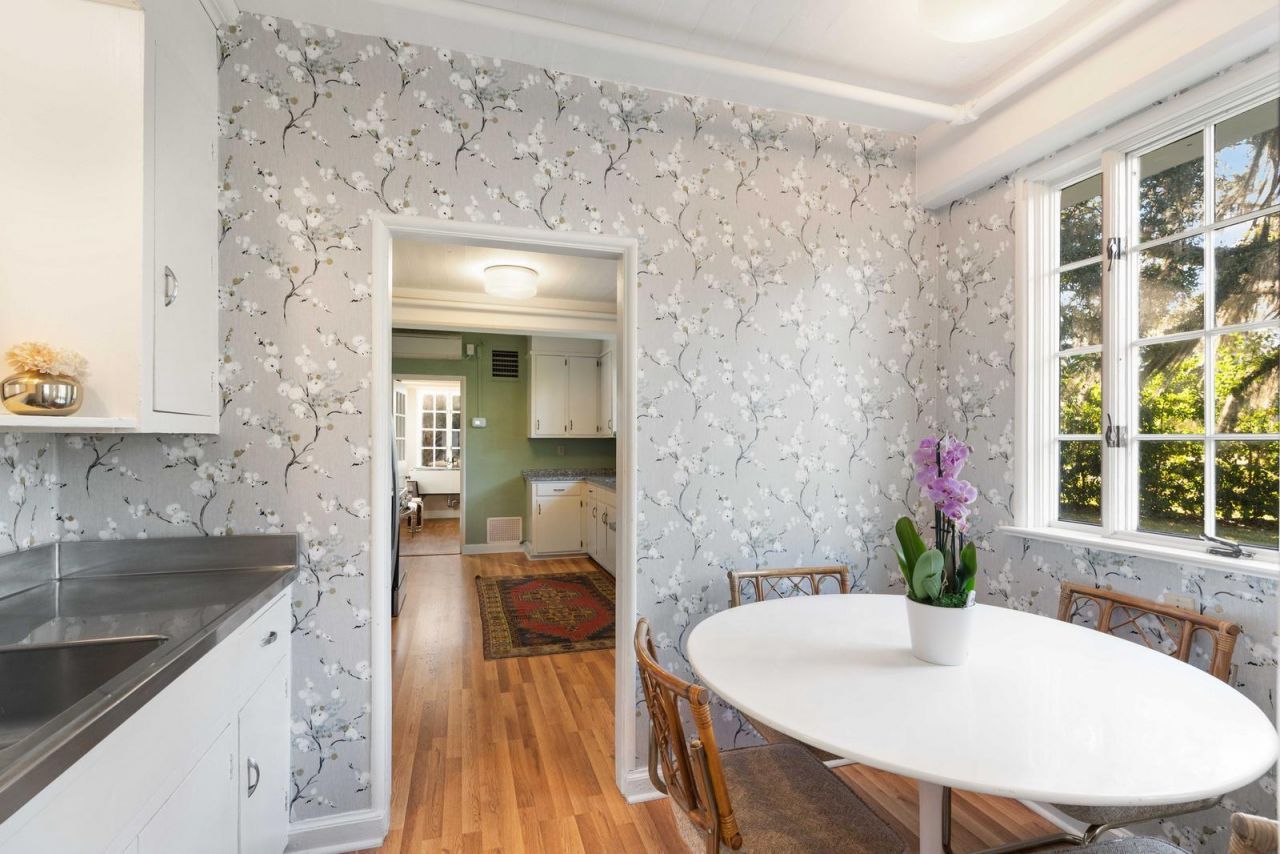 2545 N Hobson Avenue Photo 14