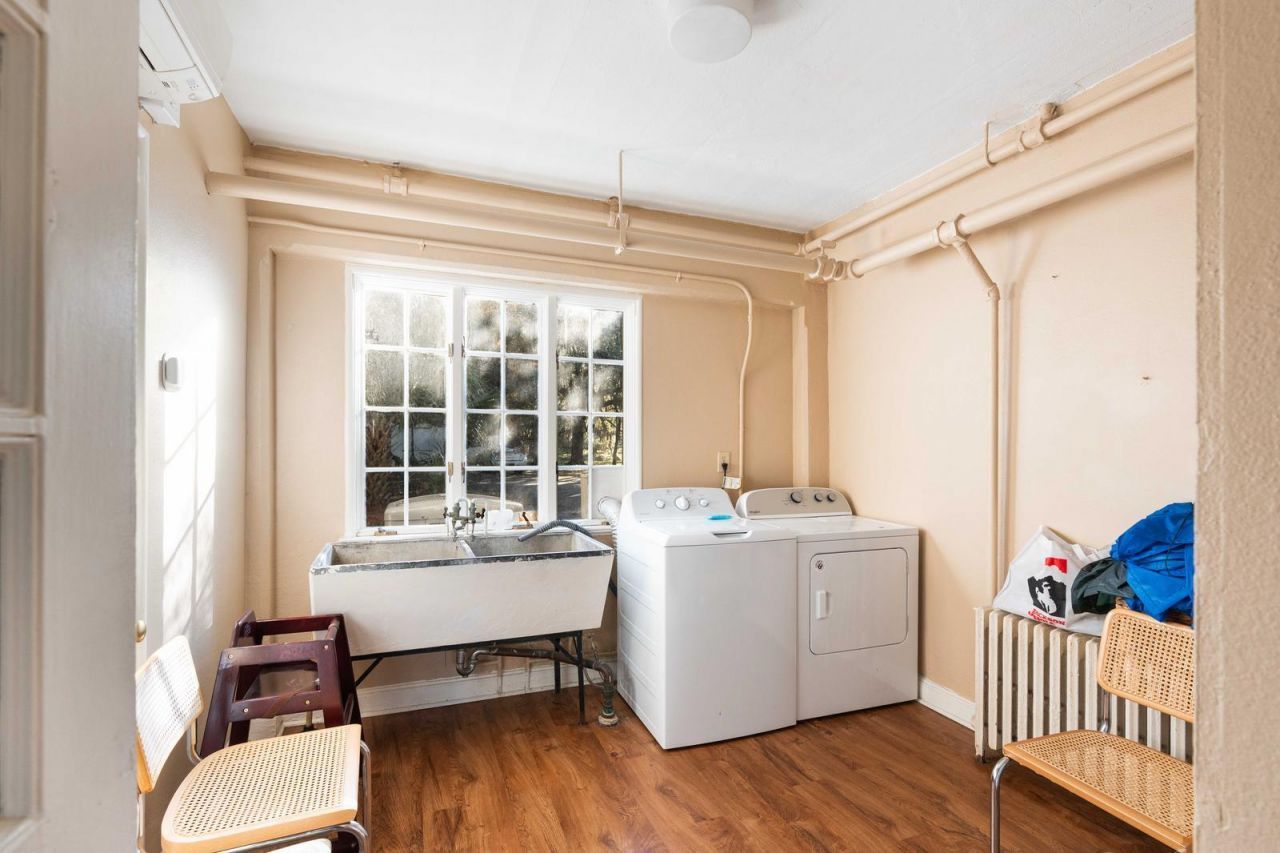 2545 N Hobson Avenue Photo 19