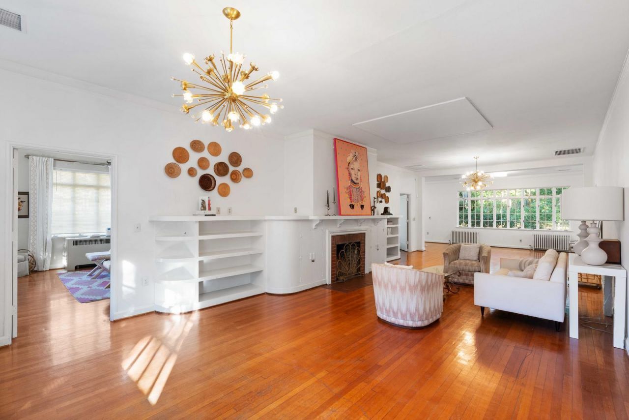 2545 N Hobson Avenue Photo 27