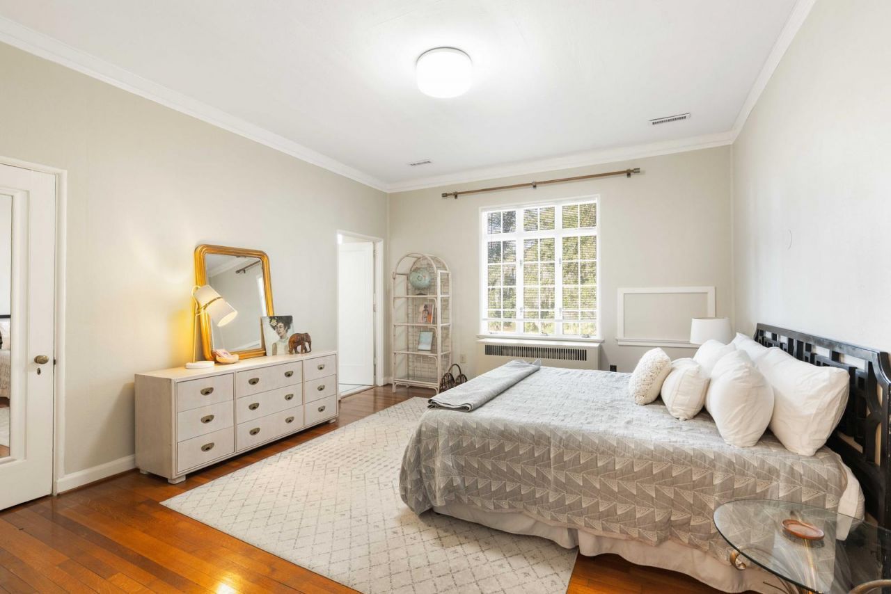 2545 N Hobson Avenue Photo 29