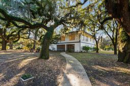 2545 N Hobson Avenue photo 4