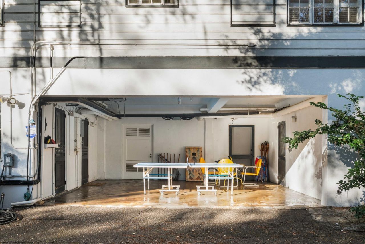 2545 N Hobson Avenue Photo 37