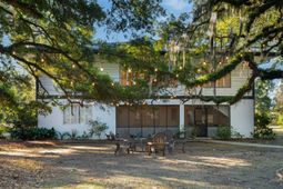 2545 N Hobson Avenue photo 4