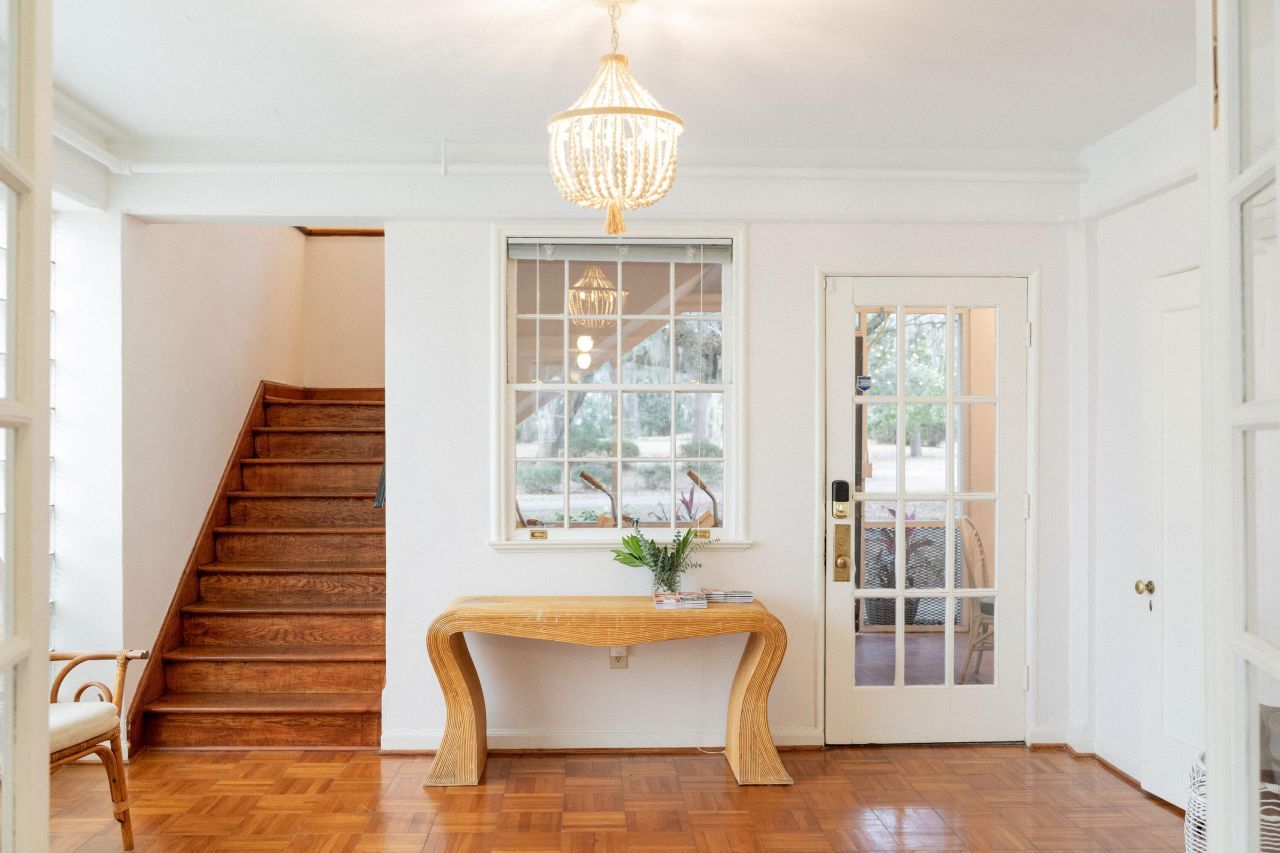 2545 N Hobson Avenue Photo 6