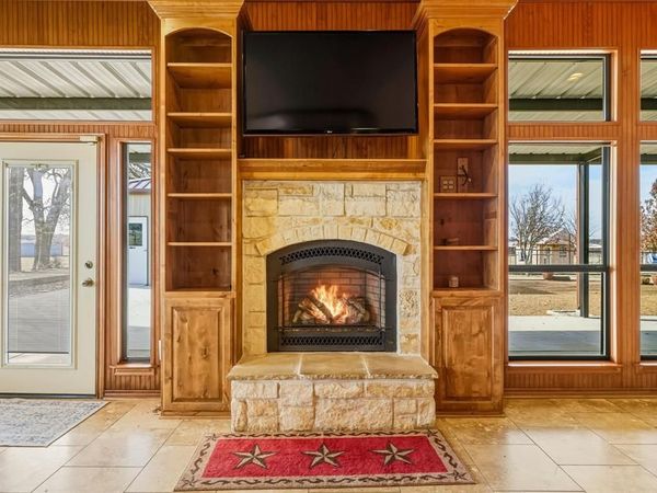 904 County Road 3341, Paradise, TX 76073