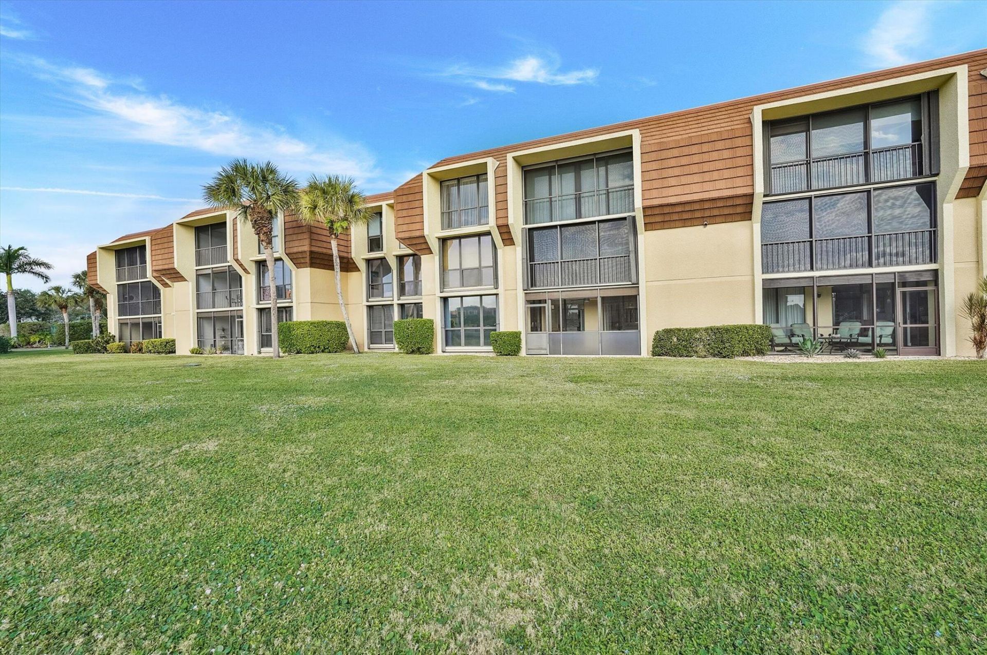 5344 Woodland Lakes Drive, Unit 122, Palm Beach Gardens, FL 33418 Photo