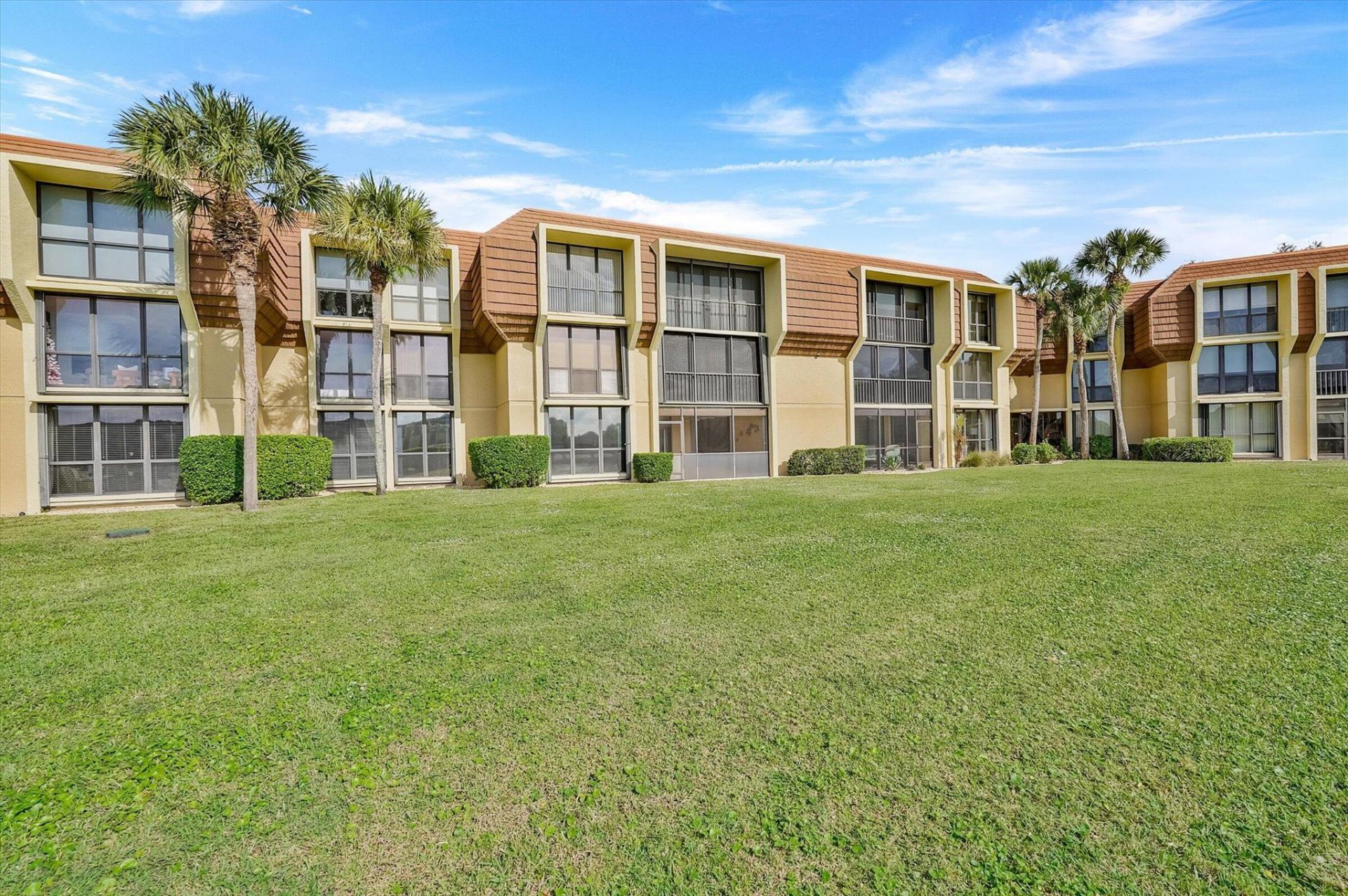 5344 Woodland Lakes Drive, Unit 122, Palm Beach Gardens, FL 33418 Photo