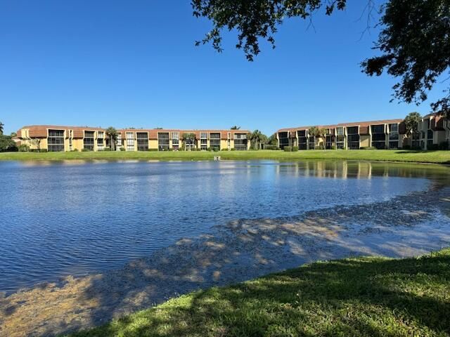 5344 Woodland Lakes Drive, Unit 122, Palm Beach Gardens, FL 33418 Photo