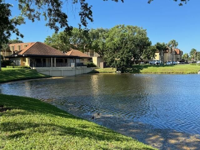 5344 Woodland Lakes Drive, Unit 122, Palm Beach Gardens, FL 33418 Photo