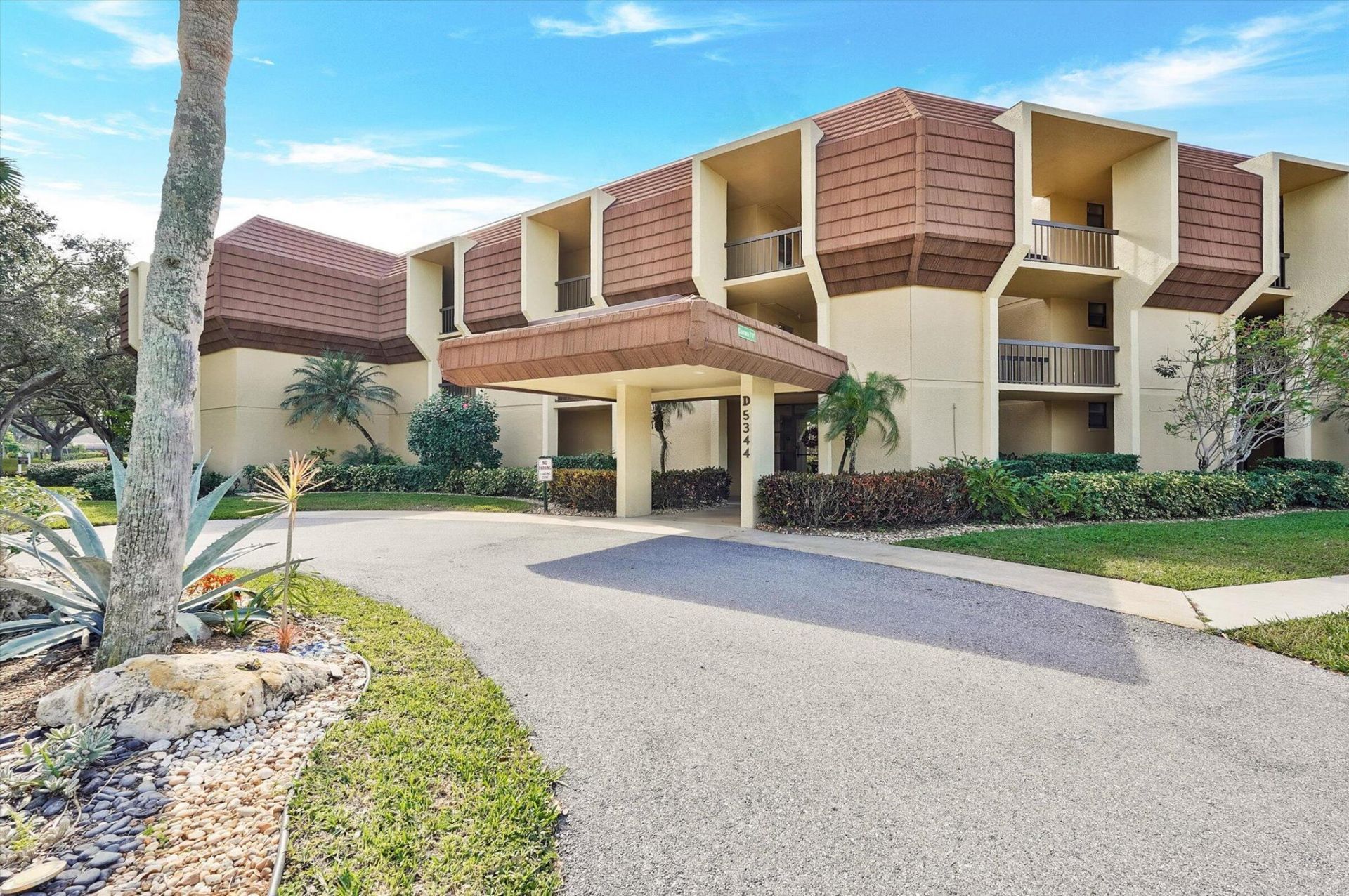 5344 Woodland Lakes Drive, Unit 122, Palm Beach Gardens, FL 33418 Photo