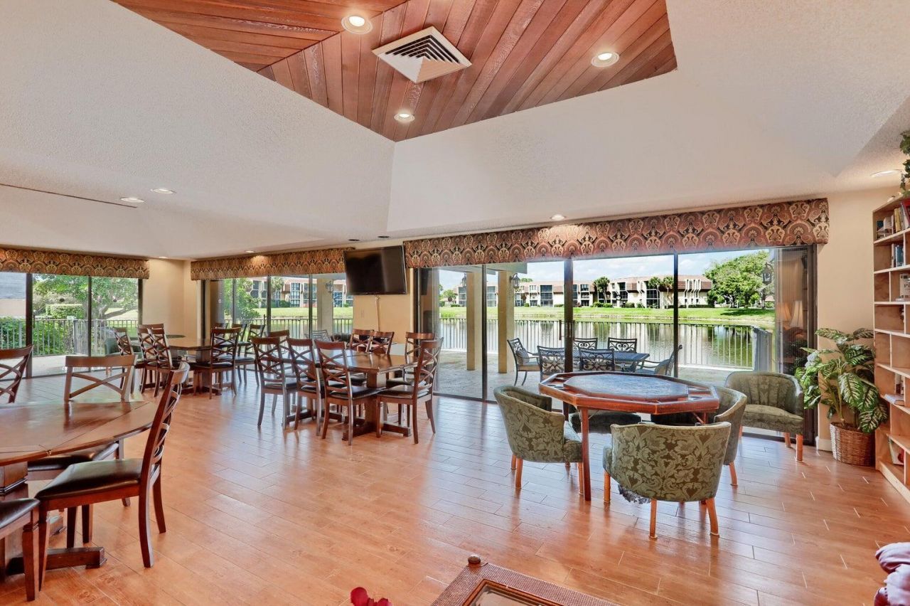 5344 Woodland Lakes Drive, Unit 122, Palm Beach Gardens, FL 33418 Photo