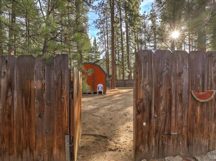 738 San Francisco Avenue, South Lake Tahoe, CA 96150 Photo