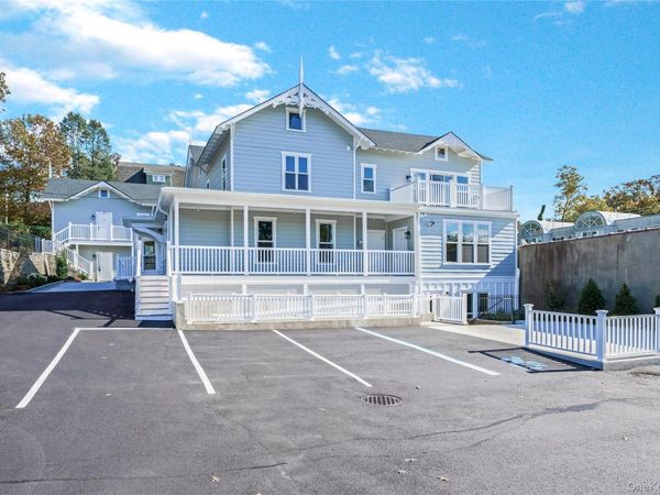 110 School Street, Unit 6, Glen Cove, NY 11542