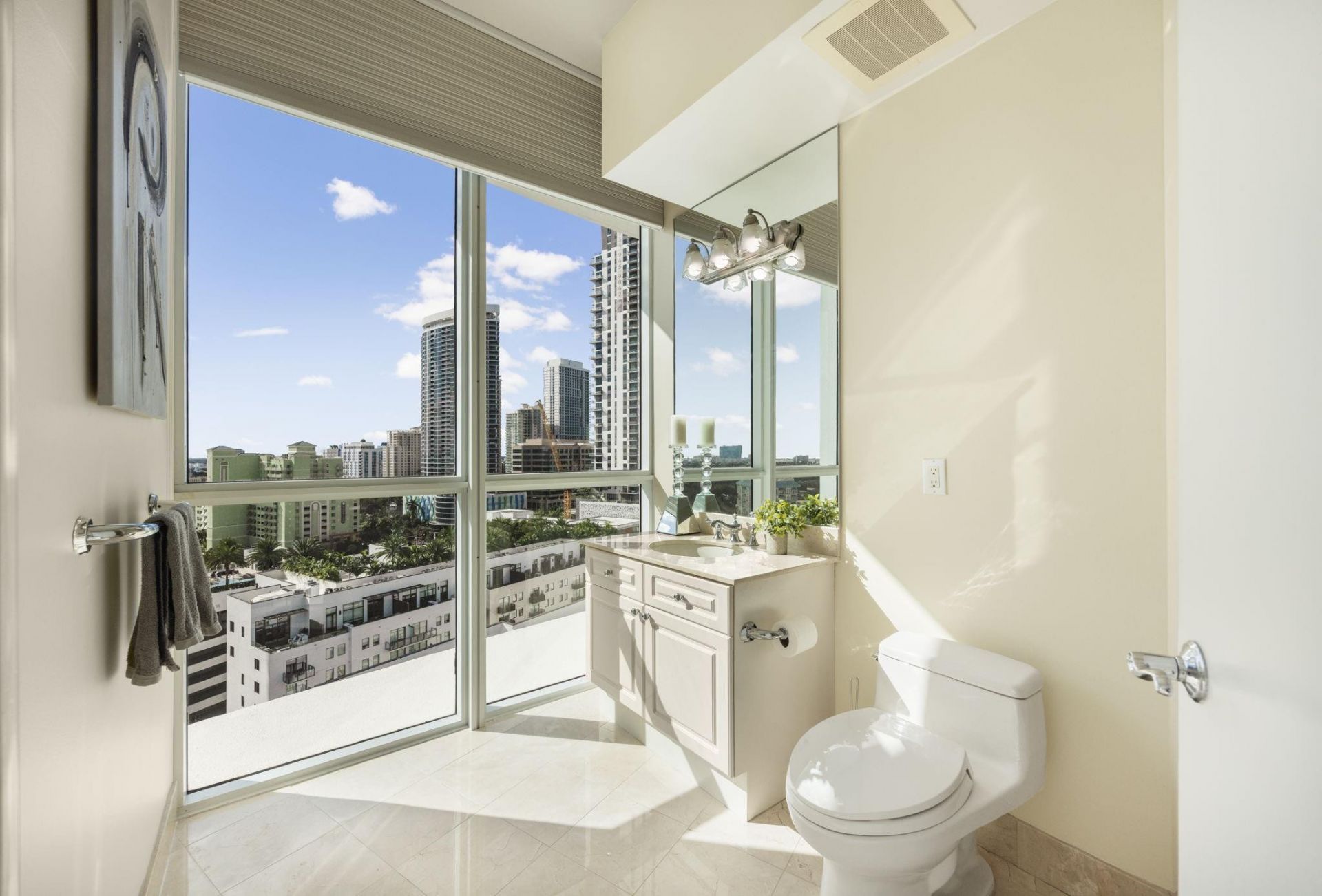 111 SE 8th Avenue, Unit PH-1701, Fort Lauderdale, FL 33301 Photo