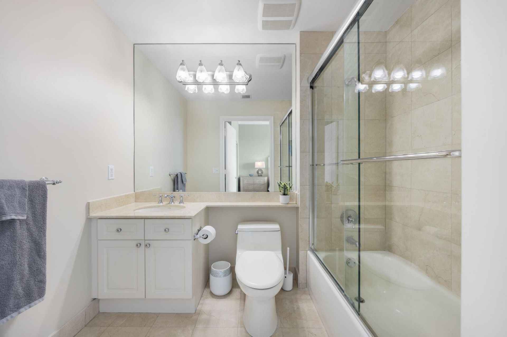 111 SE 8th Avenue, Unit PH-1701, Fort Lauderdale, FL 33301 Photo