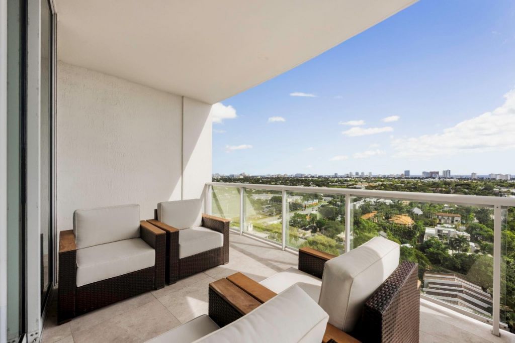 111 SE 8th Avenue, Unit PH-1701, Fort Lauderdale, FL 33301 Photo