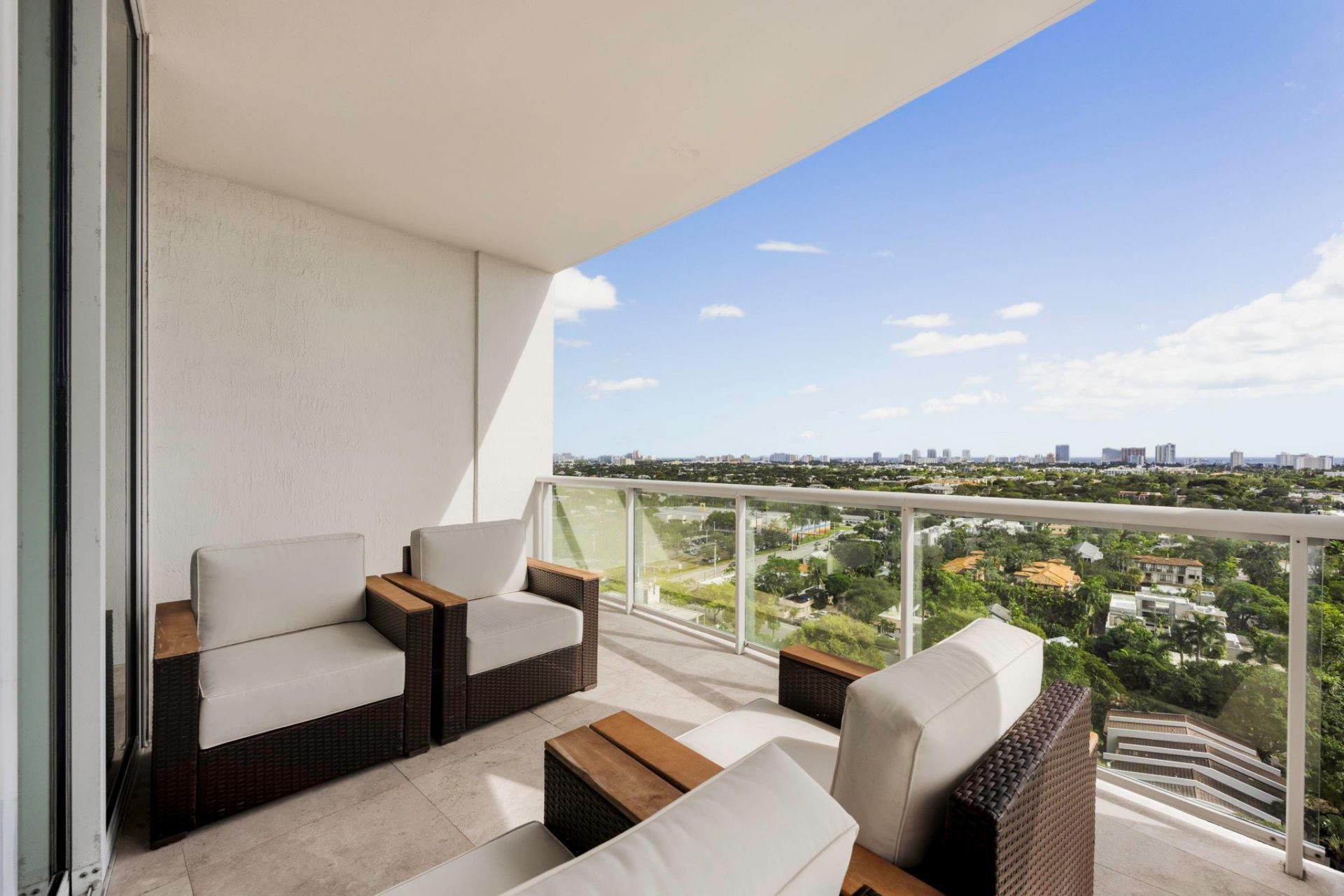 111 SE 8th Avenue, Unit PH-1701, Fort Lauderdale, FL 33301 Photo