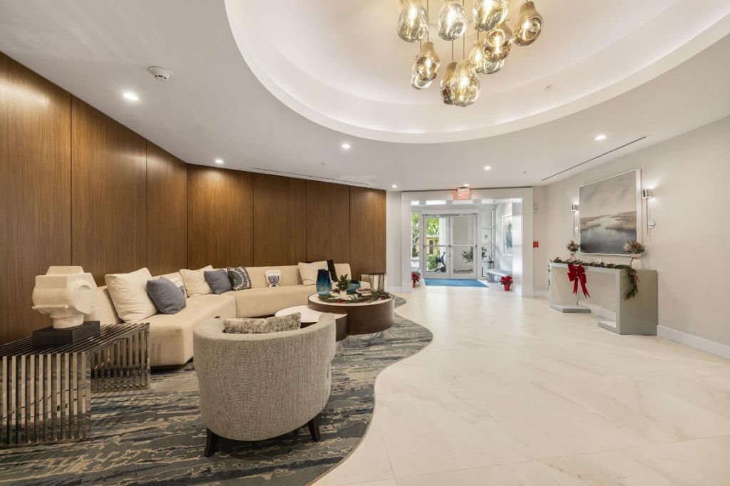 111 SE 8th Avenue, Unit PH-1701, Fort Lauderdale, FL 33301 Photo