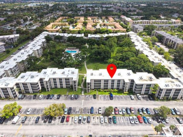 2998 NW 48th Terrace, Unit 434, Lauderdale Lakes, FL 33313