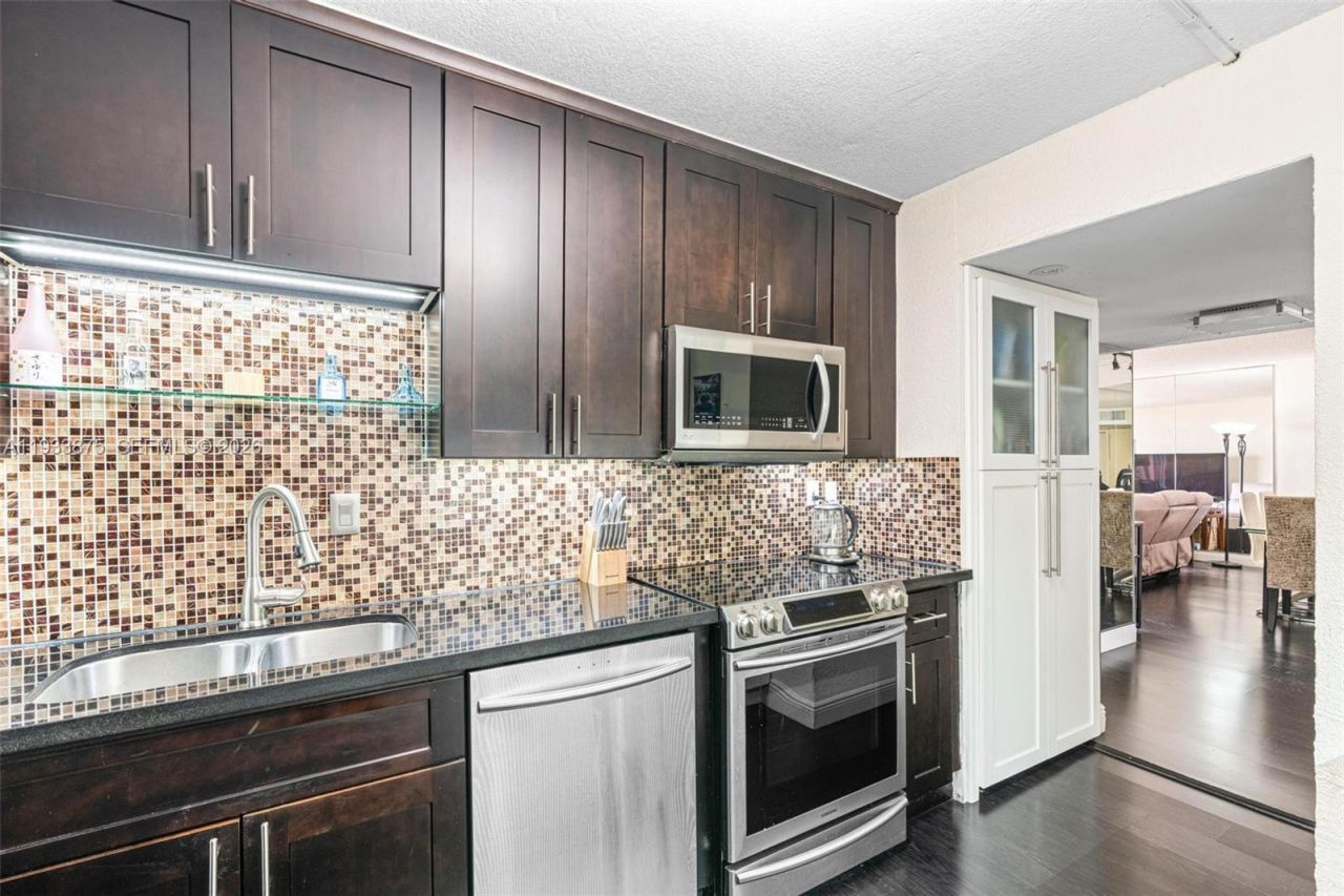 500 Three Islands Blvd, Unit 1112, Hallandale Beach, FL 33009 Photo