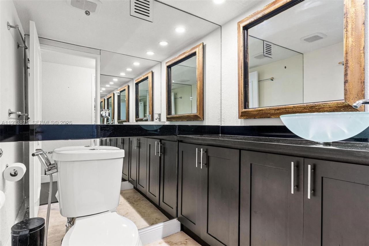 500 Three Islands Blvd, Unit 1112, Hallandale Beach, FL 33009 Photo