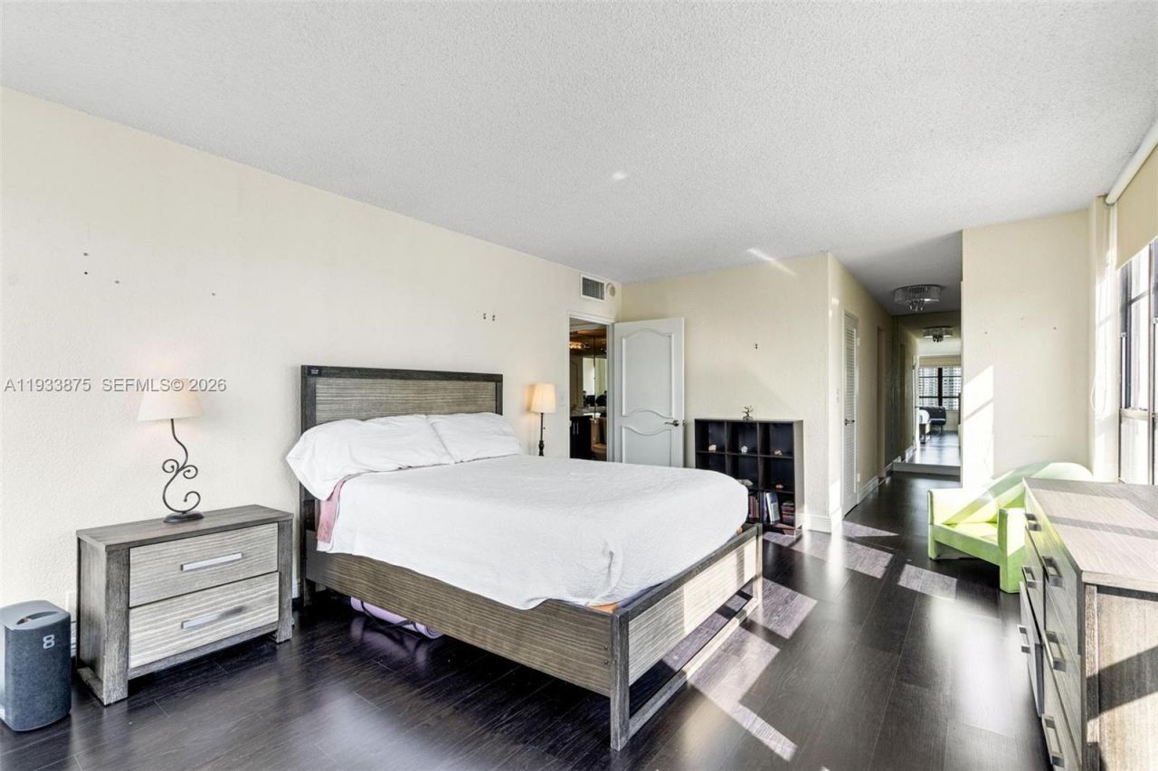 500 Three Islands Blvd, Unit 1112, Hallandale Beach, FL 33009 Photo