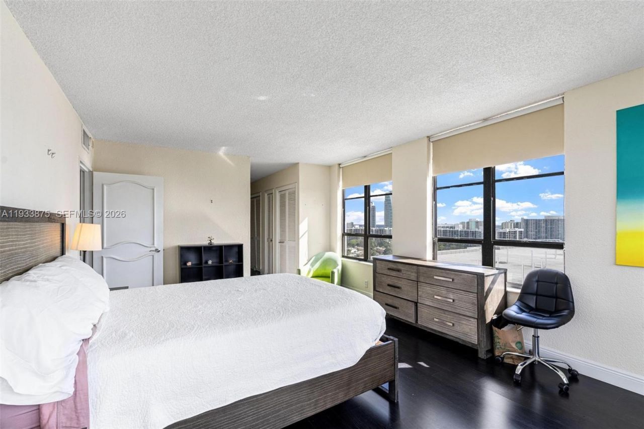 500 Three Islands Blvd, Unit 1112, Hallandale Beach, FL 33009 Photo