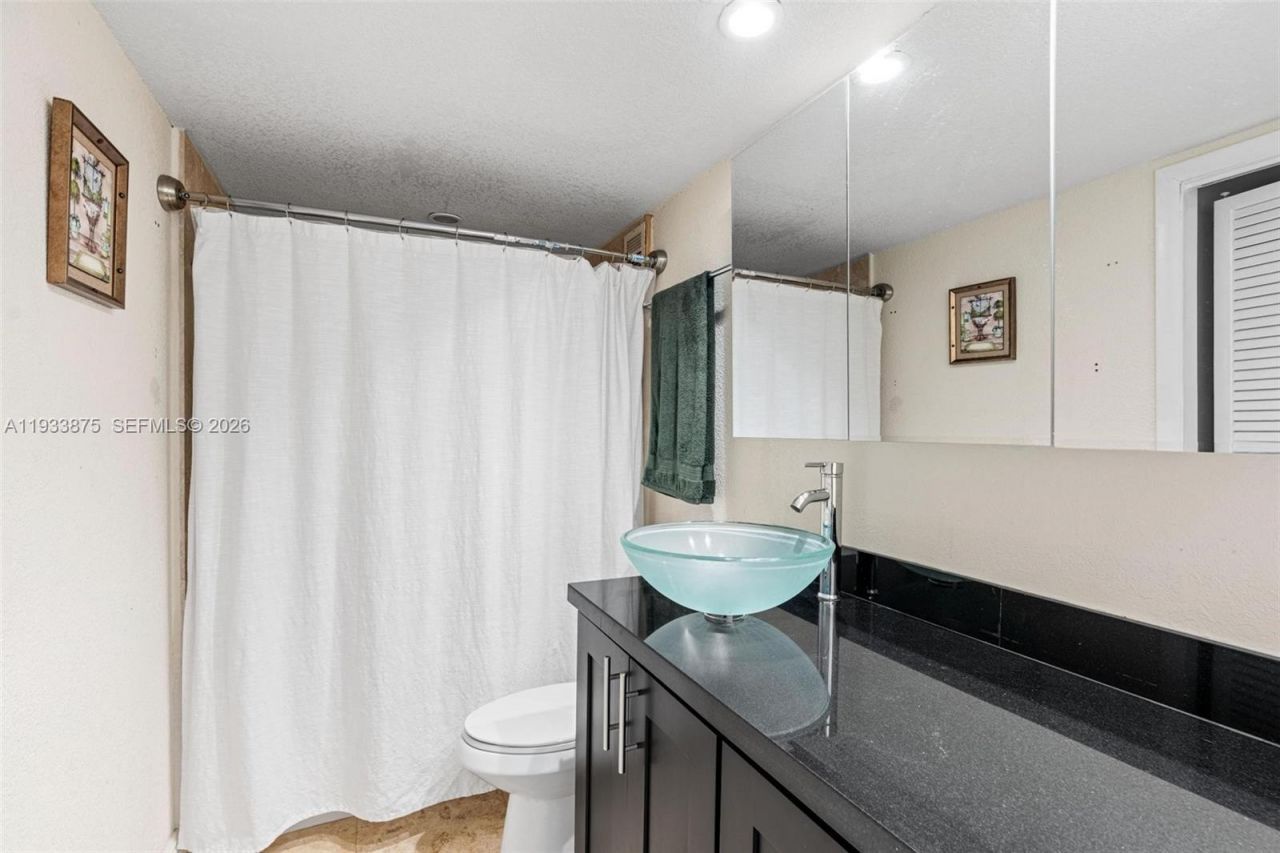 500 Three Islands Blvd, Unit 1112, Hallandale Beach, FL 33009 Photo