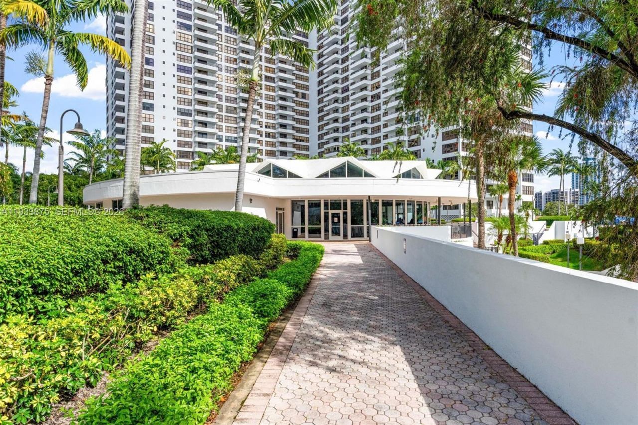 500 Three Islands Blvd, Unit 1112, Hallandale Beach, FL 33009 Photo