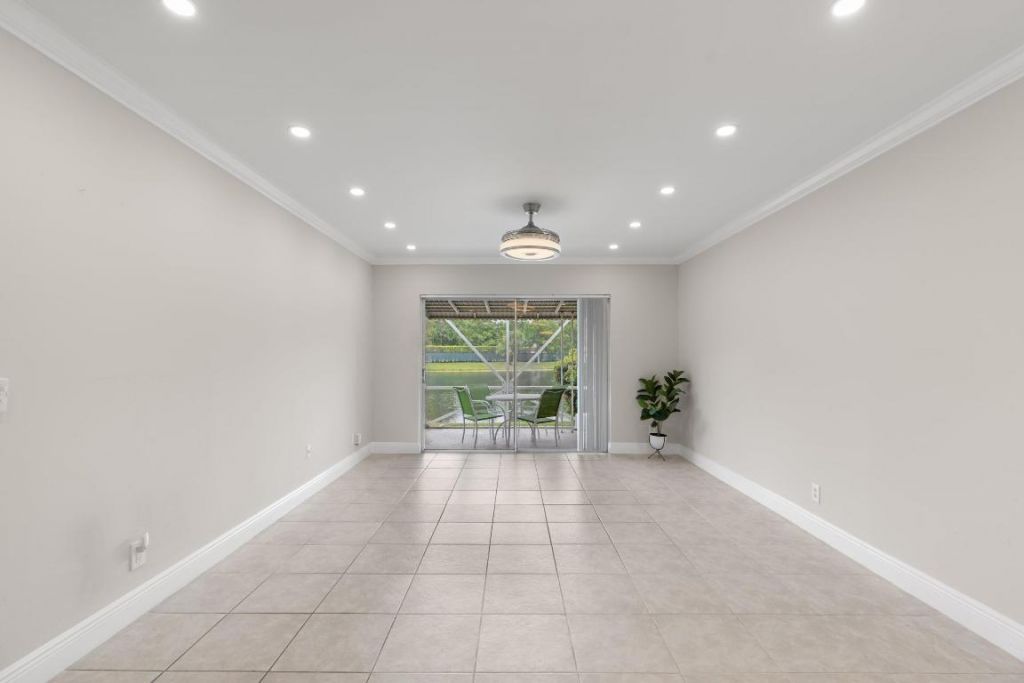 8757 Bella Vista Drive, Unit 34, Boca Raton, FL 33433 Photo