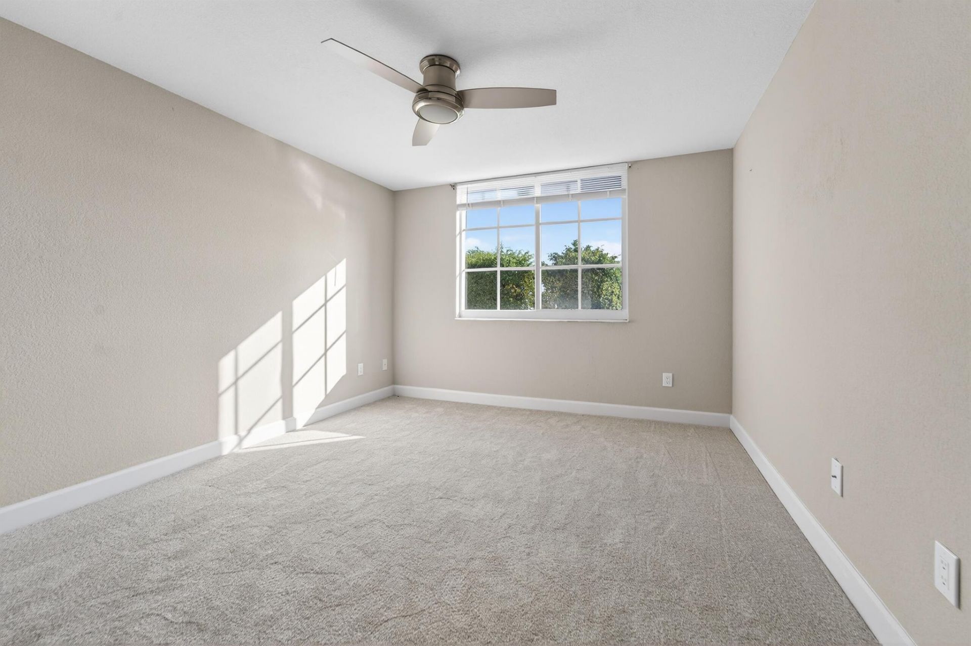 167 Yacht Club Way, Unit 104, Hypoluxo, FL 33462 Photo